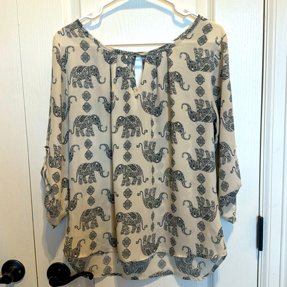 Size Medium Business Casual Blouse from Agaci